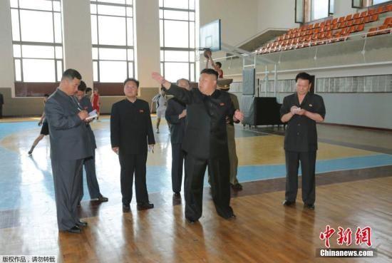 资料图：2014年5月31日消息，根据《劳动新闻》报道，朝鲜最高领导人金正恩近日考察万景台少年宫，并就建筑改建问题给出指示。