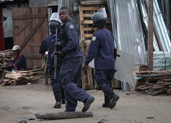 暴徒袭击利比里亚隔离设施 20名埃博拉患者逃离